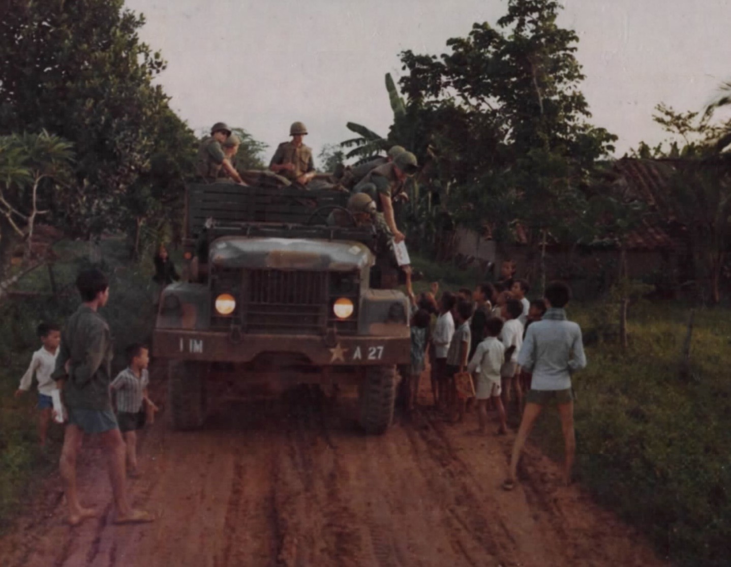 File:1st Medical Battalion aid convoy enters a village for a MEDCAP.jpg