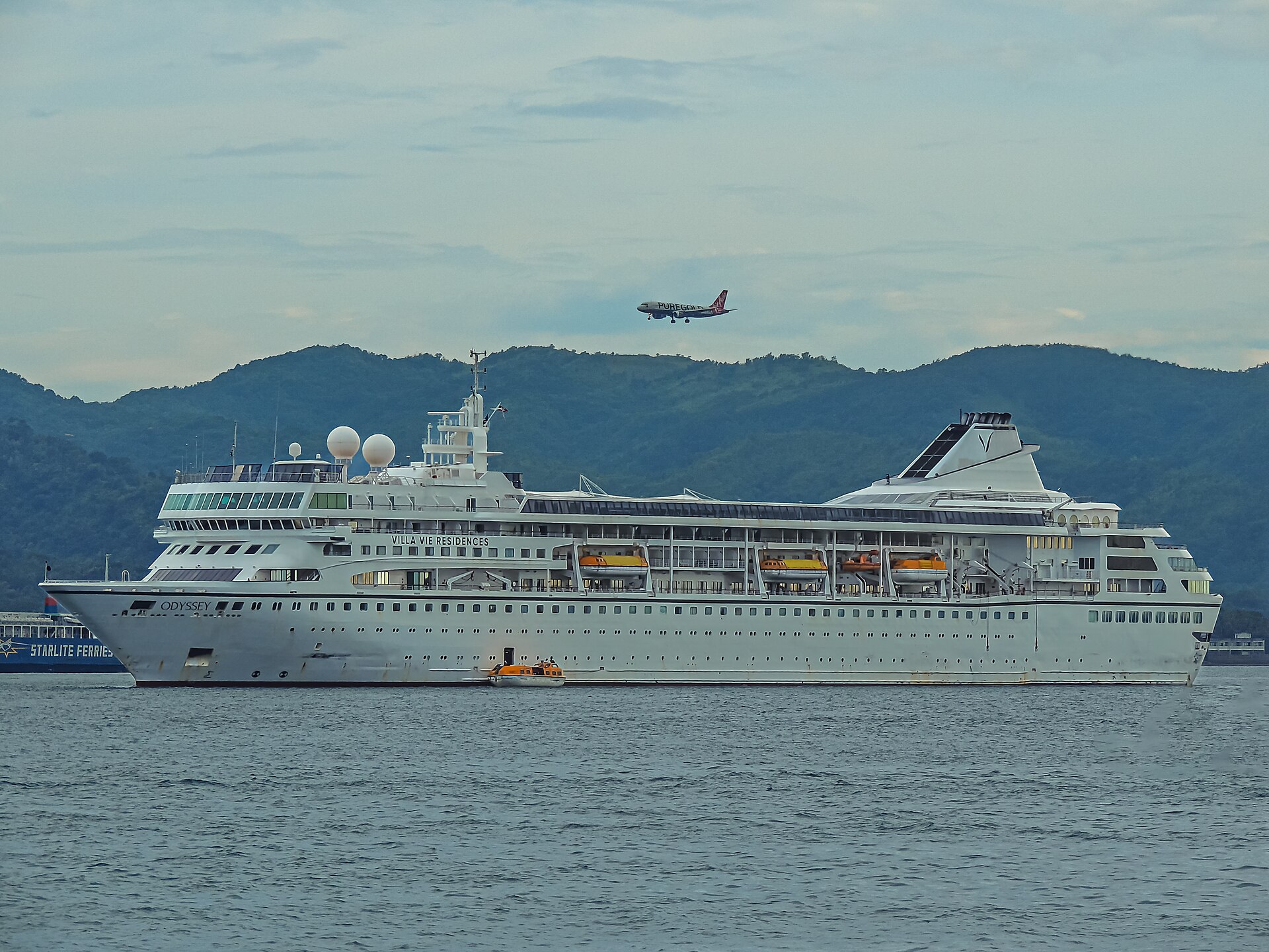 File:MS Villa Vie Odyssey 3.jpg