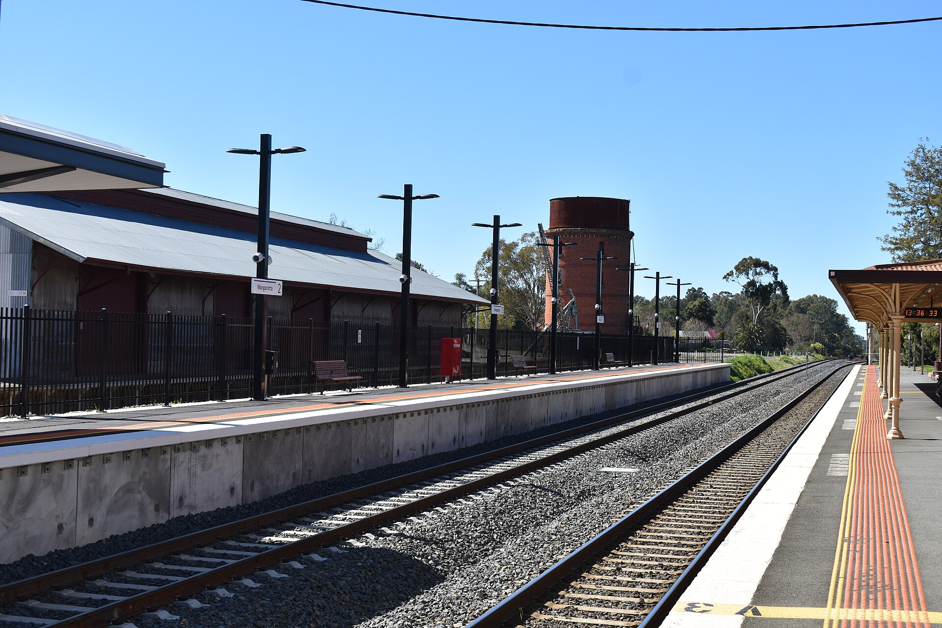 File:Platform view of Wangaratta railway station in September 2025.jpg