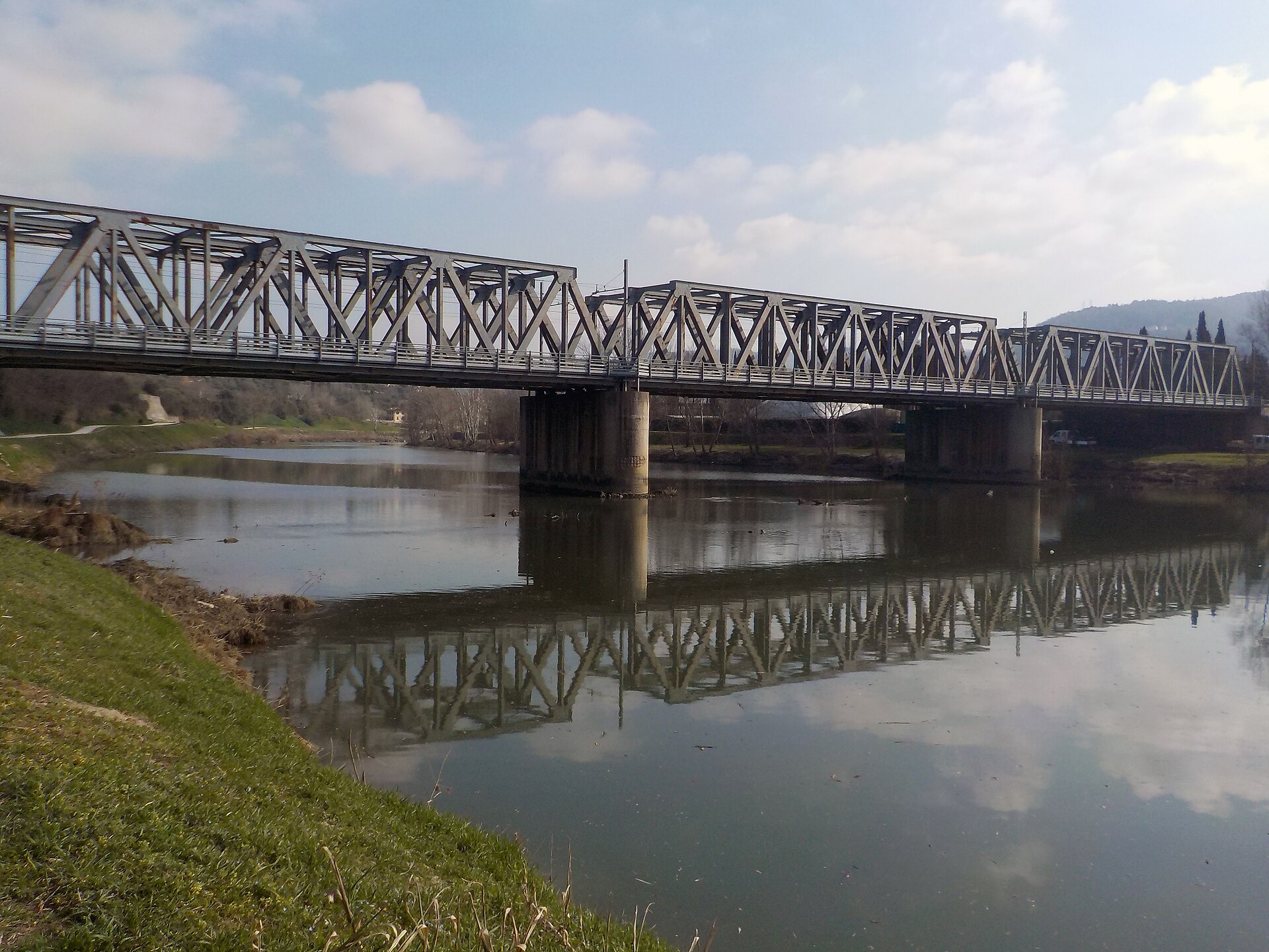 File:Florence-Rome high-speed railway bridge, at Rovezzano (Florence).jpg