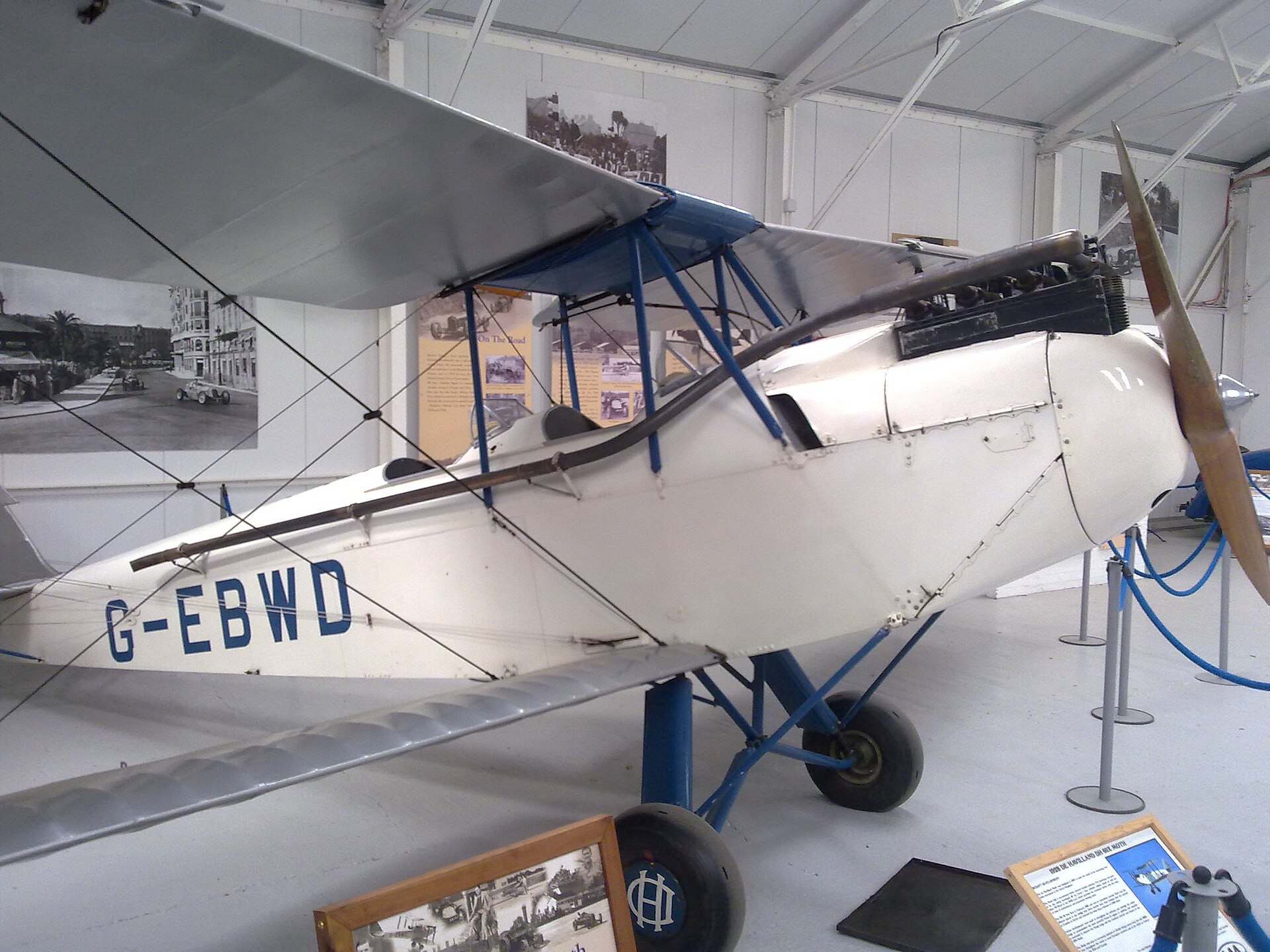 File:2.DH.60 Hermes Moth.jpg