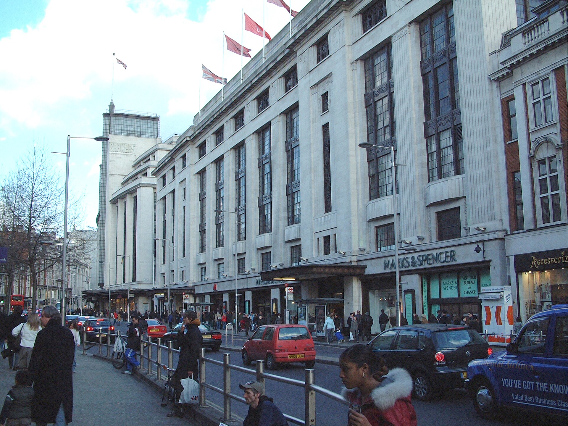 File:Kensington High Street.JPG