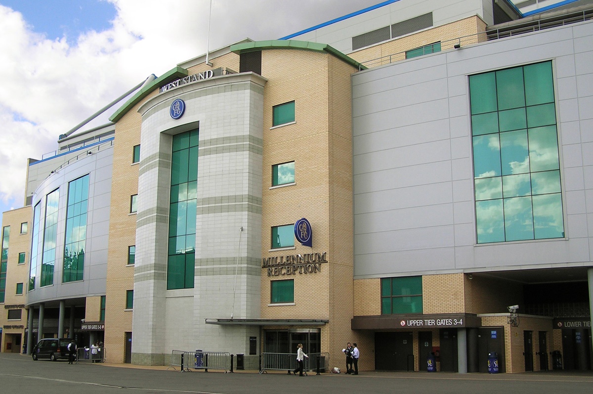 File:Stamford-Bridge,WestStand entrance, day.jpg