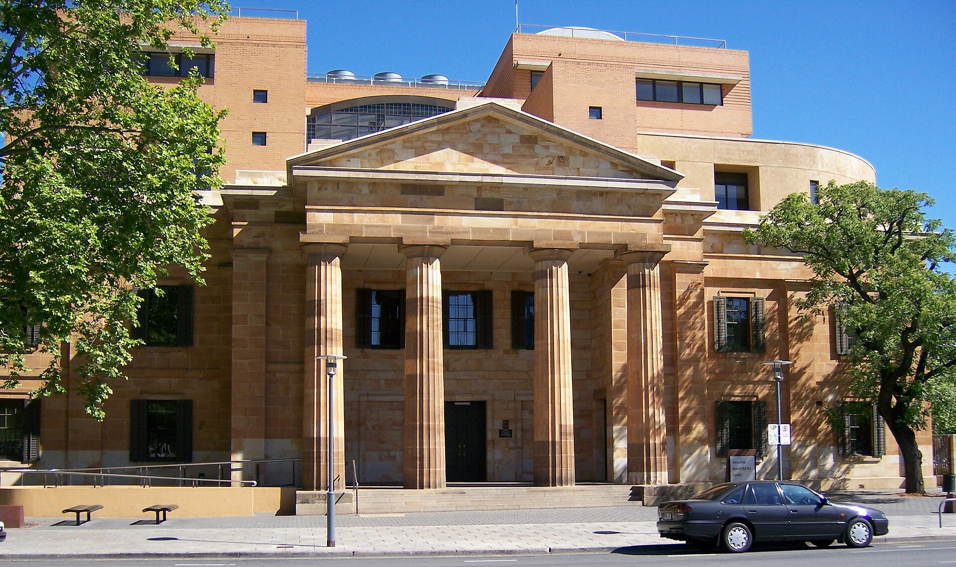File:Adelaide Magistrates' Court entrance.jpg