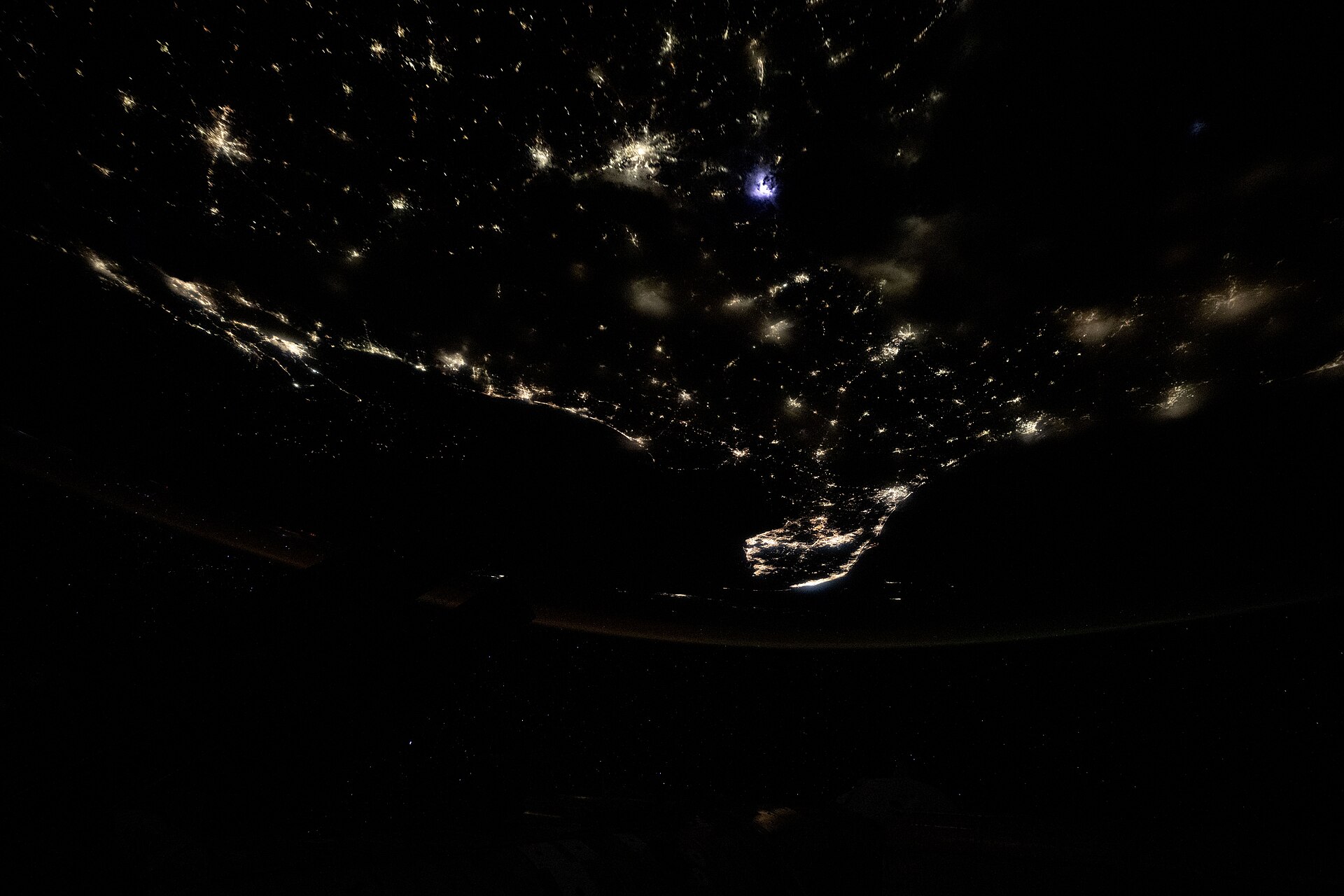 File:City lights dot the southern United States' landscape (iss073e0149171).jpg