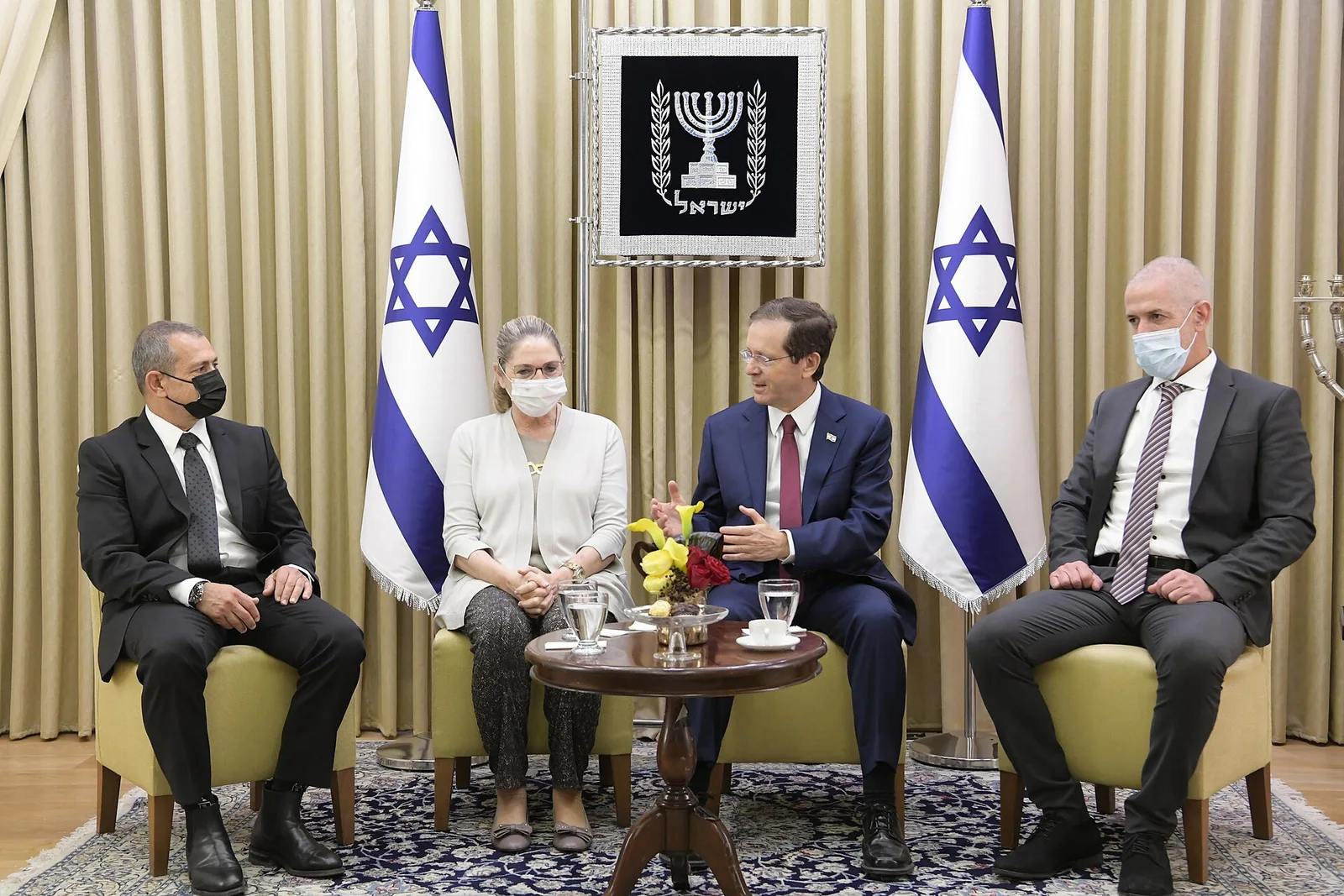 Related file image: Isaac Herzog hosting the heads of the Shin Bet, Nadav Argaman and Ronen Bar, October 2021 (GPODBG 6919)
