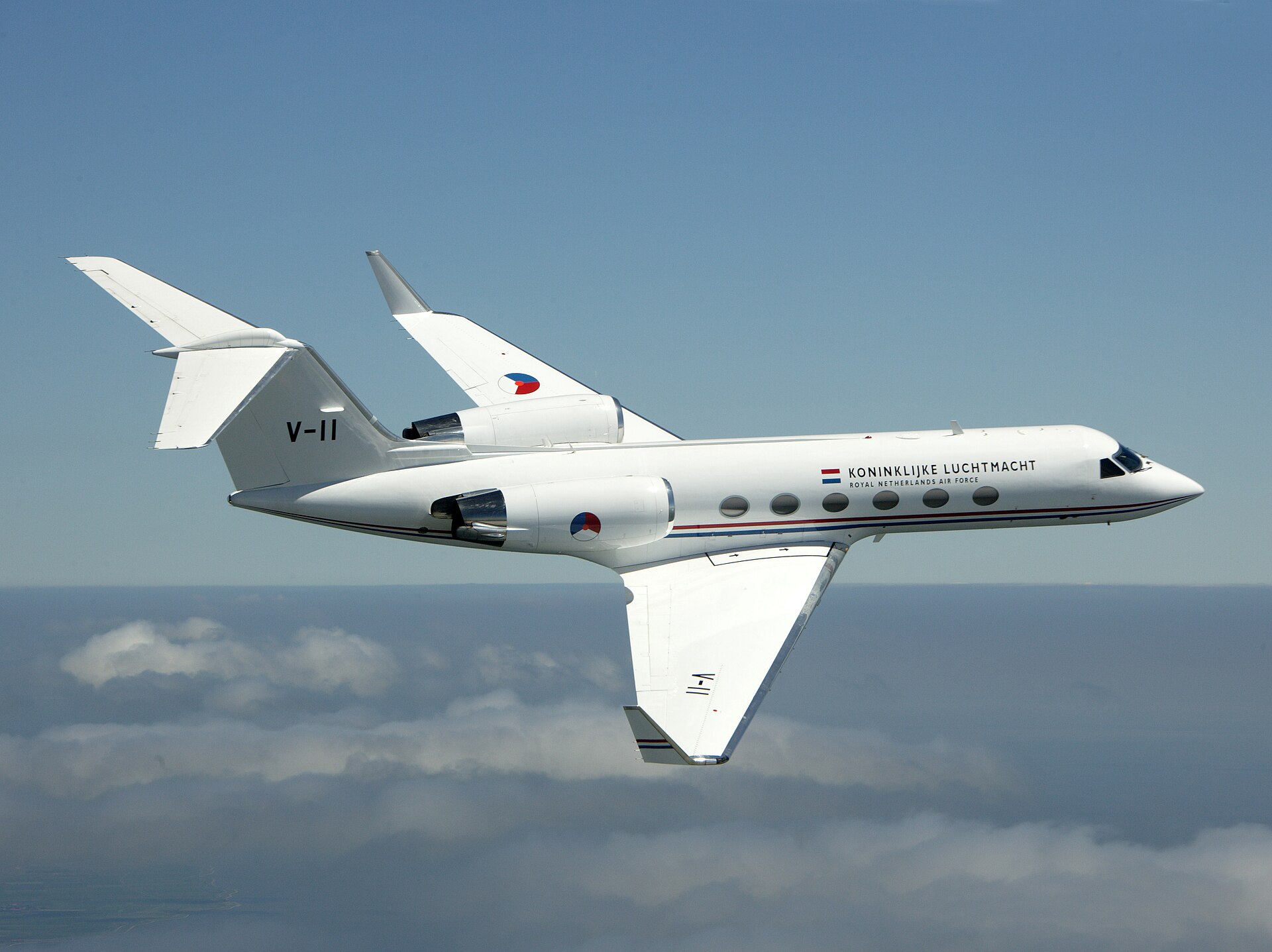 File:Gulfstream IV RNLAF.jpg