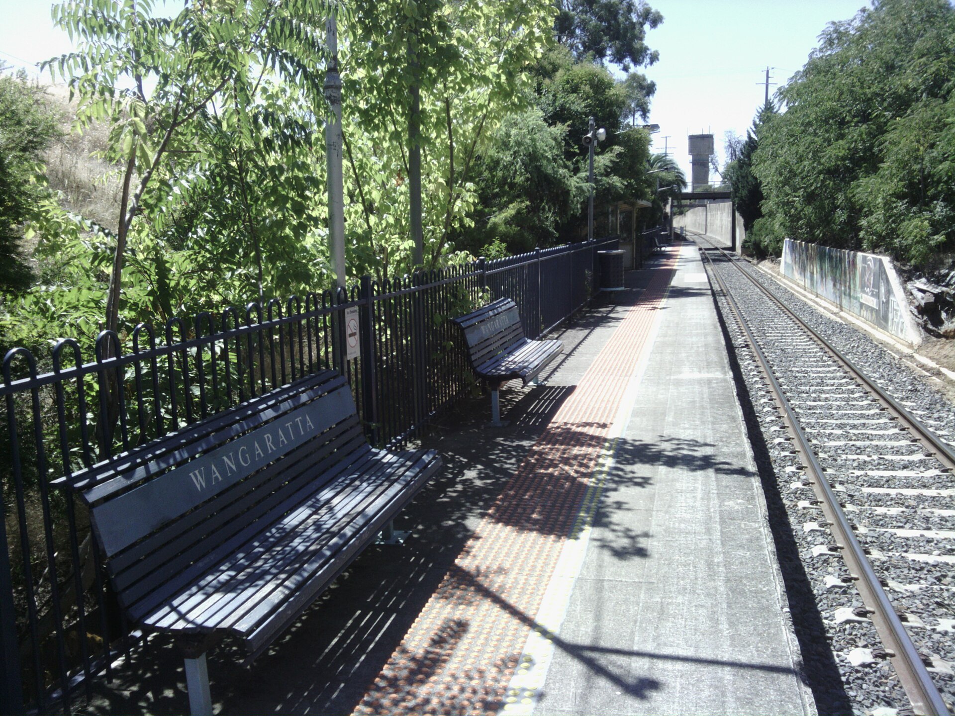 File:Wangaratta railway station eastern platform.jpg
