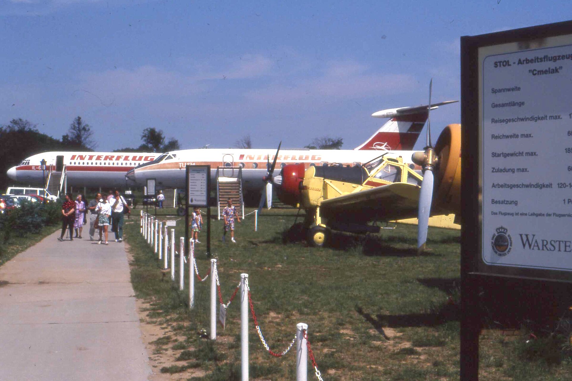 File:Leipzig airport, June 1993 (3663309934).jpg