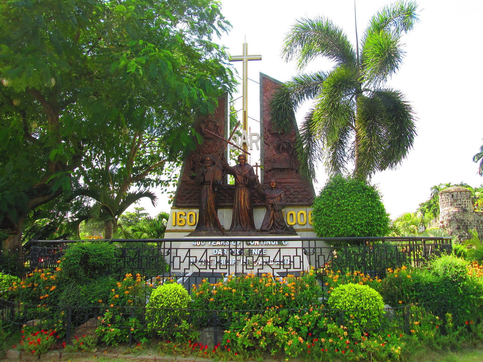 File:Plaza Independencia, Cebu City - Order of Augustinian Recollects - Landscape.jpg