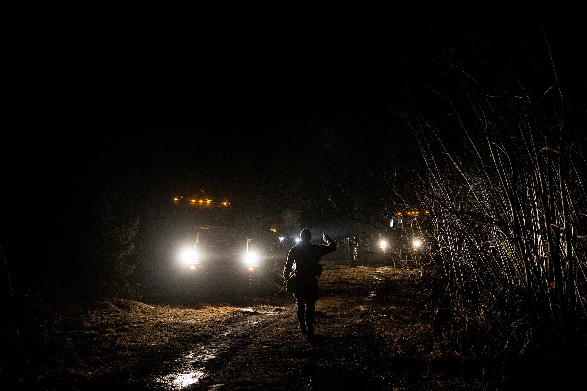 File:U S Marines and Finnish Servicemembers Conduct a Medical Evacuation Convoy (8779540).jpg