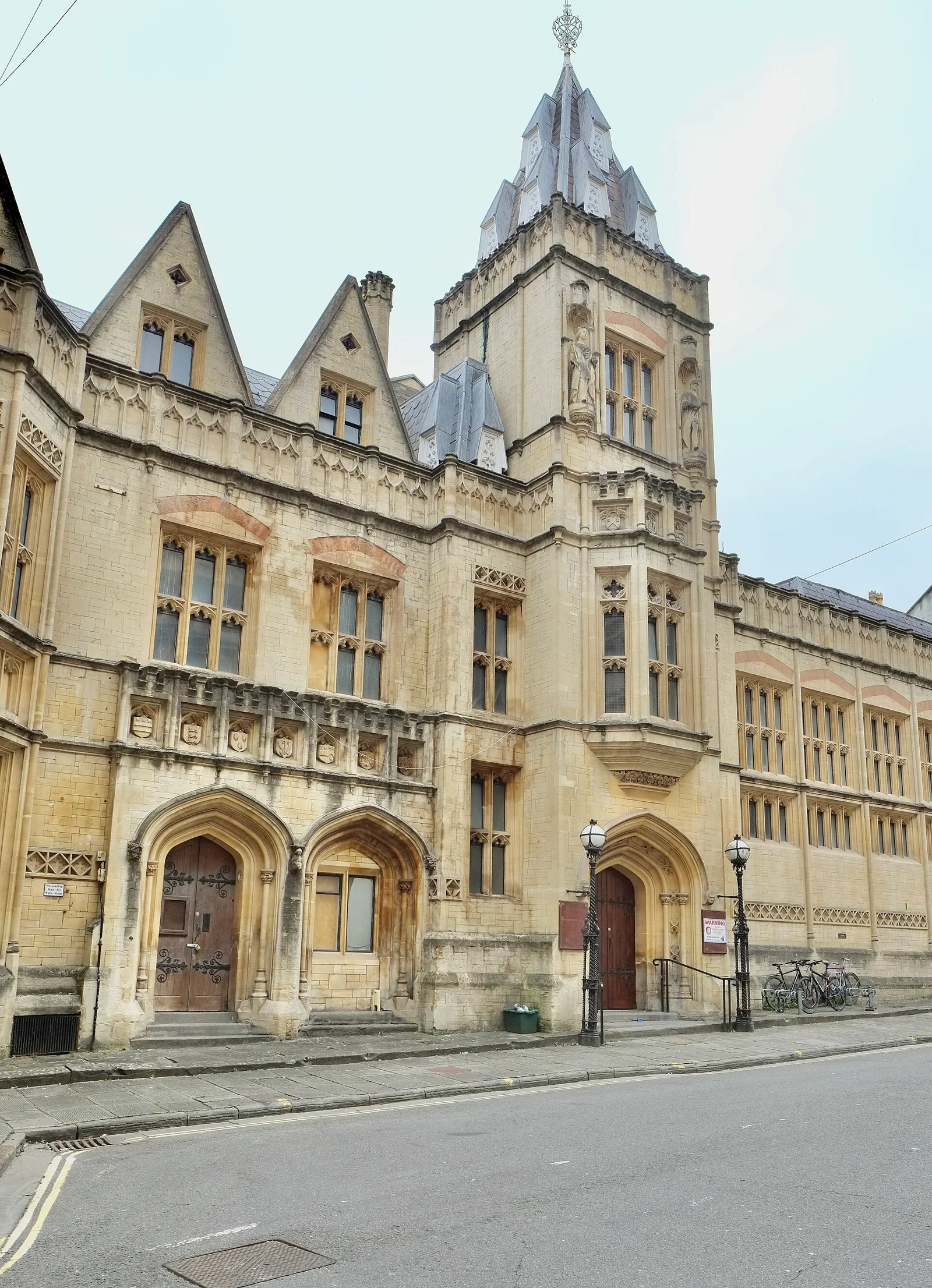 Related file image: Bristol Crown Court - geograph.org.uk - 6938947