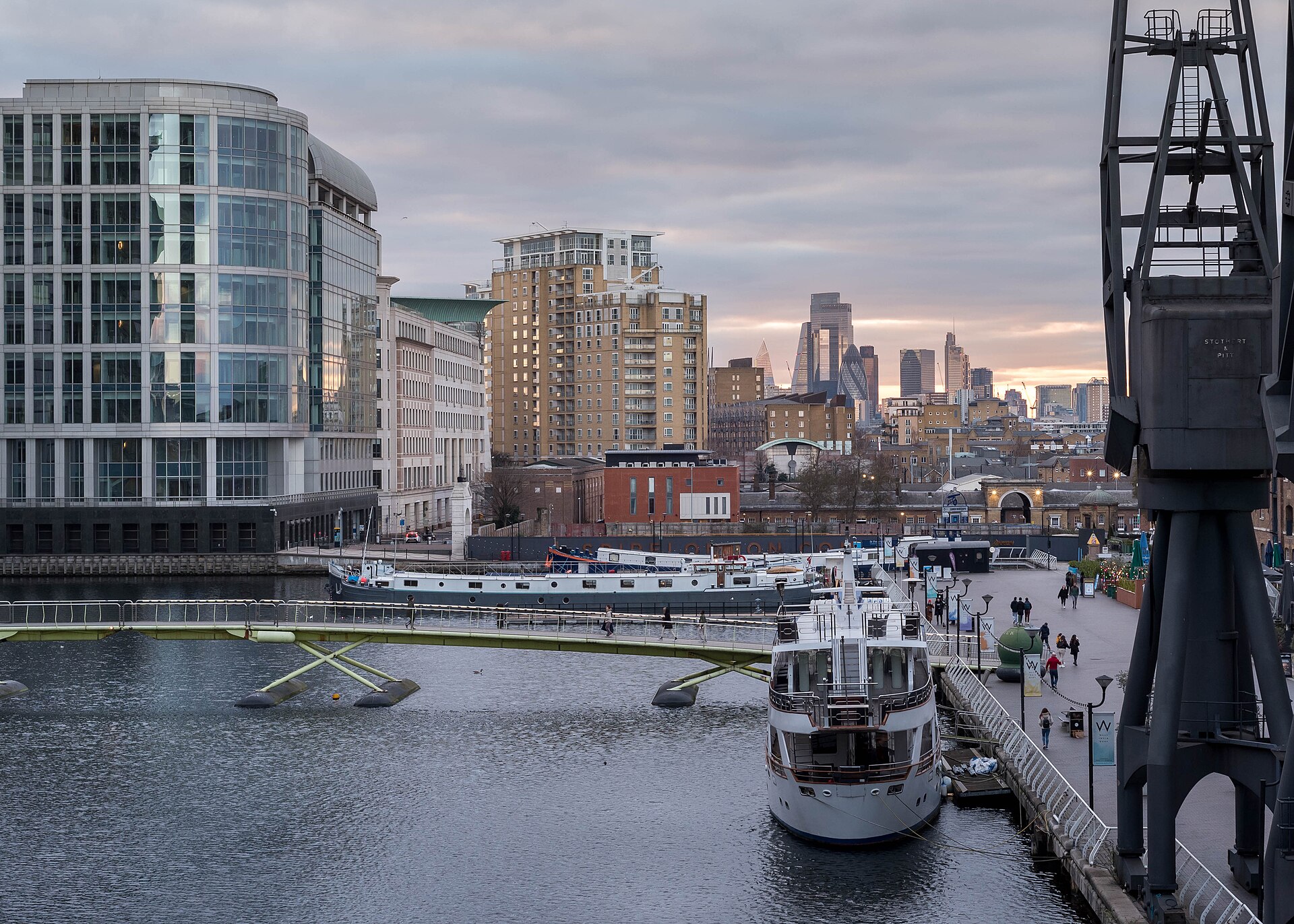 File:City of London from Canary Wharf.jpg