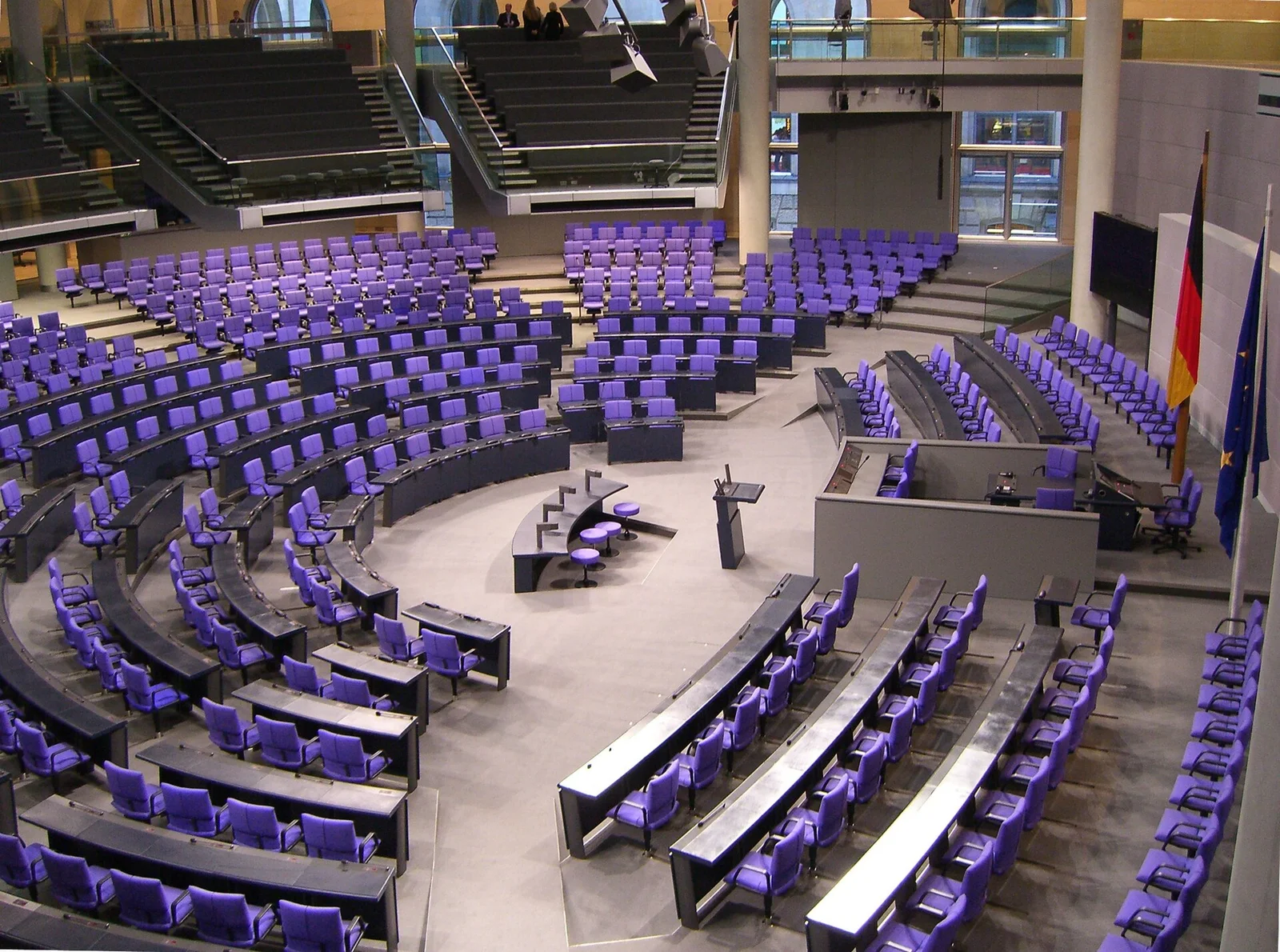 Related file image: Deutscher Bundestag Plenarsaal Seitenansicht