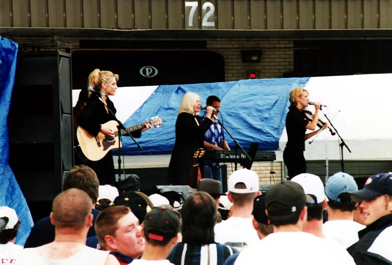 Related file image: Dixie Chicks 1998