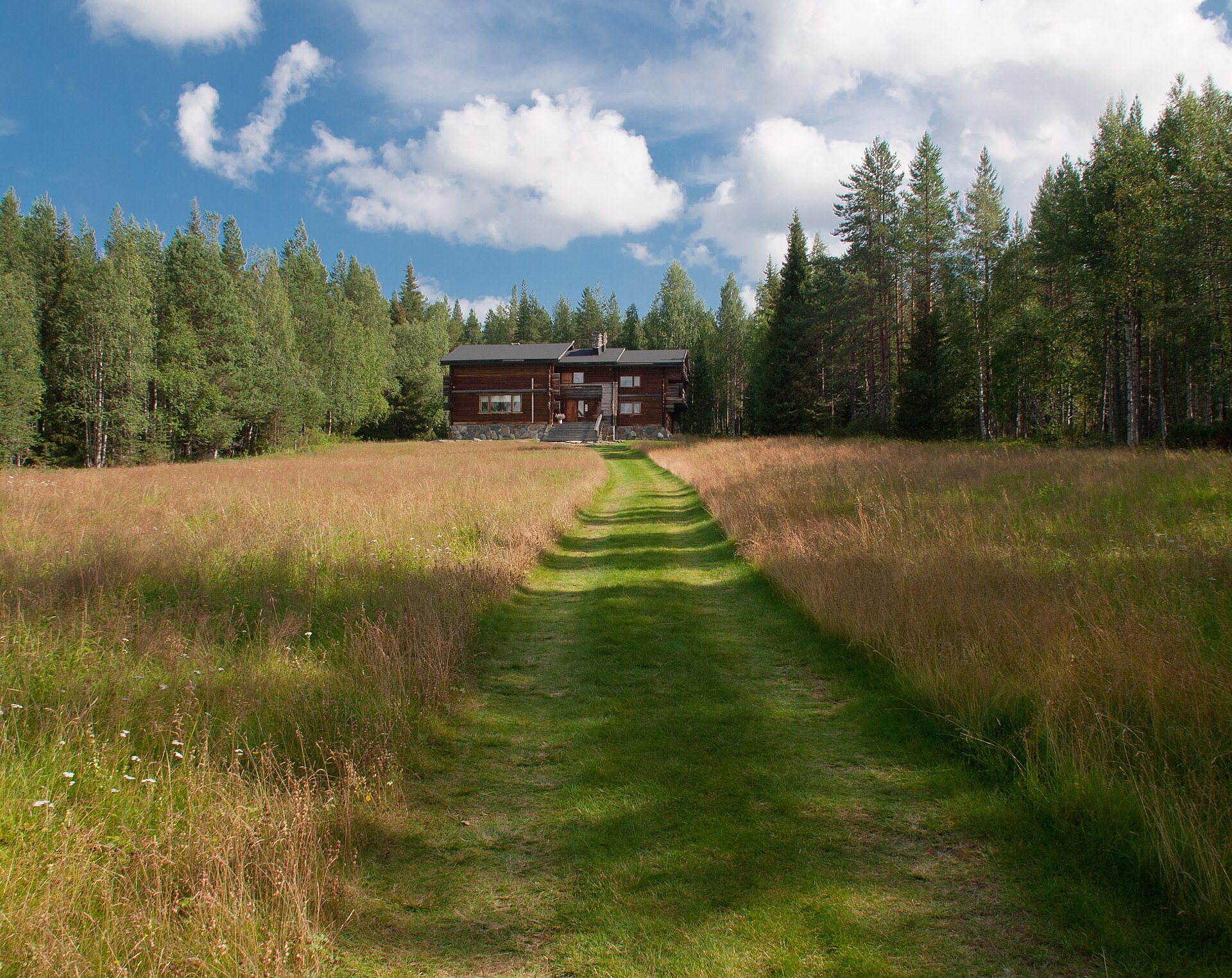 File:The Särestöniemi Museum, the Studio and Home of the Artist - panoramio.jpg