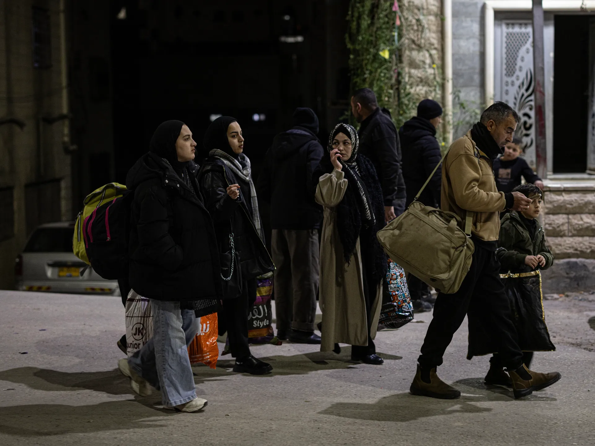West Bank: Families forcibly displaced in Hebron — Defence report