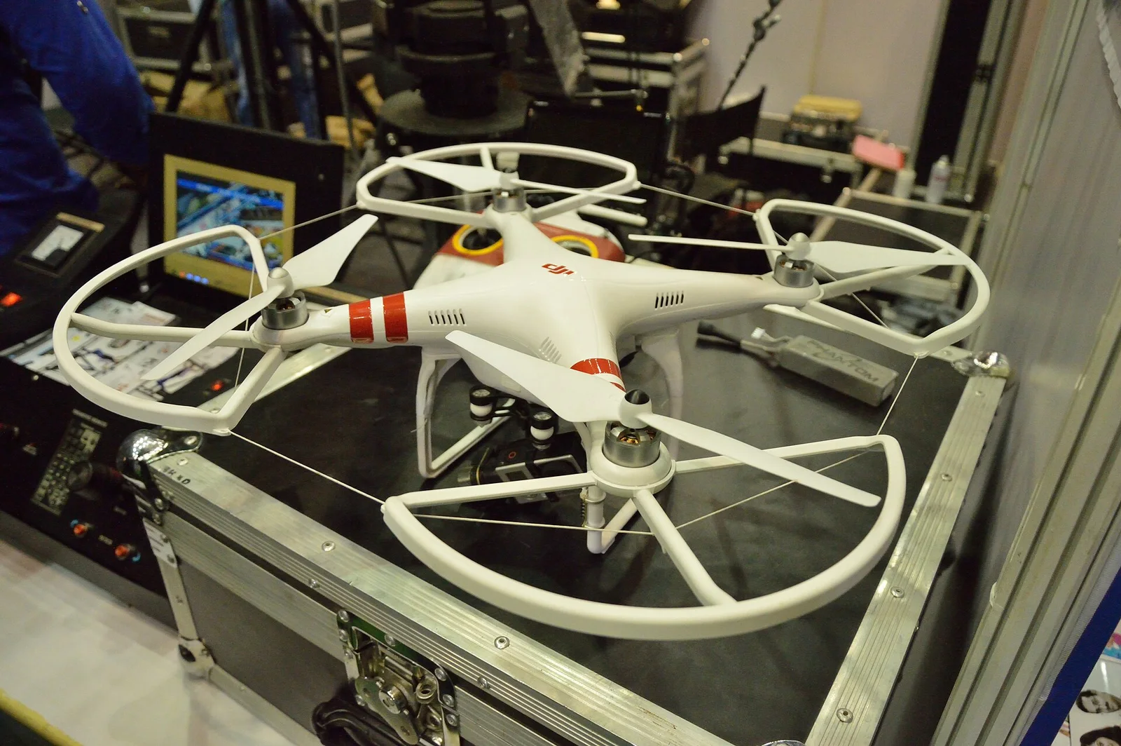 Related file image: DJI Innovations - Phantom - Quadcopter - Kolkata 2014-08-25 7435