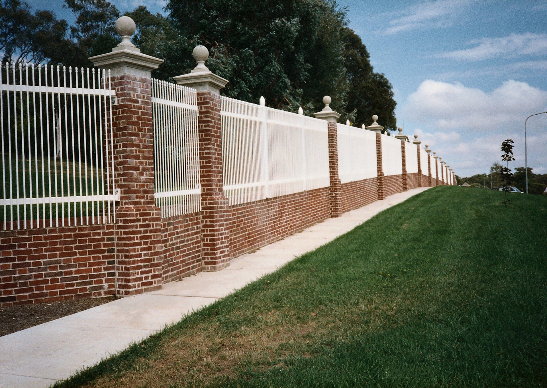 File:Canberra - Annex Office Building - 1989 - DPLA - 0ca2b4c02d4a6a4cf57a5fa7c4a582a5.jpg