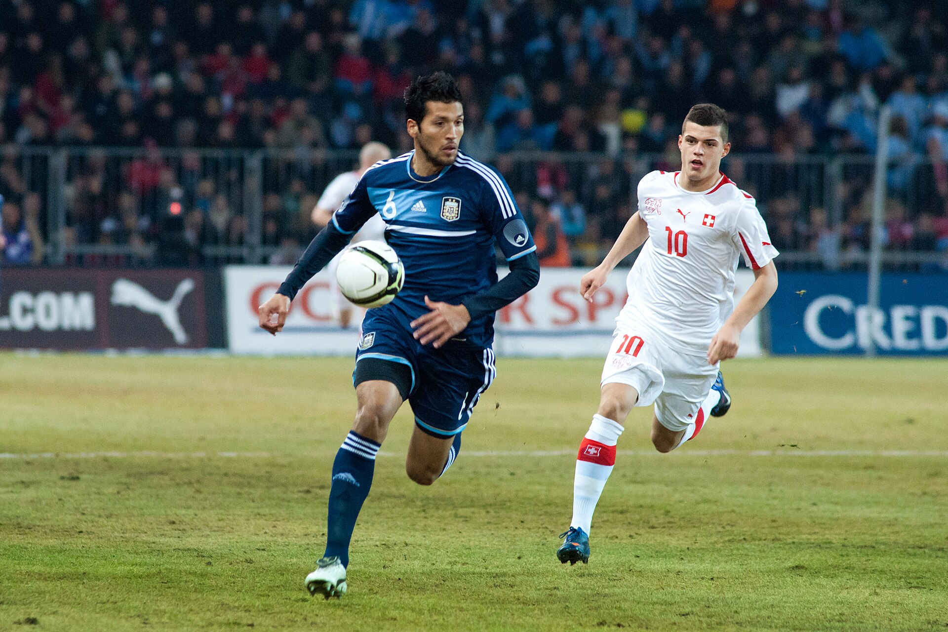 File:Ezequiel Garay (L), Granit Xhaka (R) - Switzerland vs. Argentina, 29th February 2012.jpg